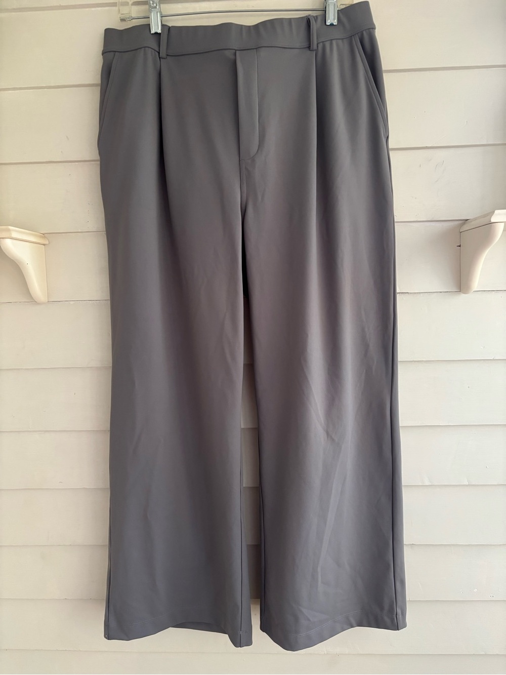HALARA Flex Day Stretch High Waisted Straight Leg Work Pants
Gray Women’s XL NWT